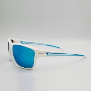 Sport γυαλιά ηλίου σε λευκό χρώμα με καφέ πολωτικούς φακούς και μπλε καθρέφτη